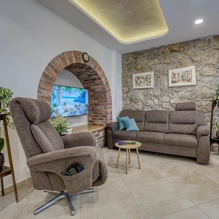 Conrad By Interhome * Abbazia