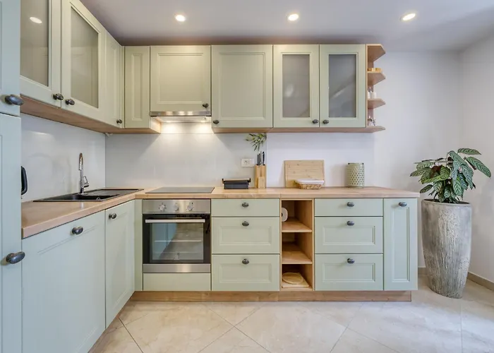 Conrad By Interhome Tatil Evi Opatija