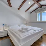 Conrad By Interhome Οπατία