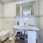 Conrad By Interhome * Οπατία